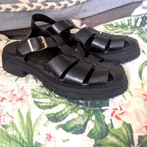 Black Fisherman Sandals